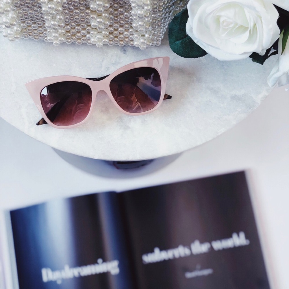 Last 1✨Teagan Pink Oversized Cat Eye Sunnies - Picture 1 of 8